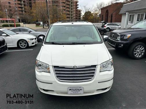 2008 Chrysler Town & Country Limited