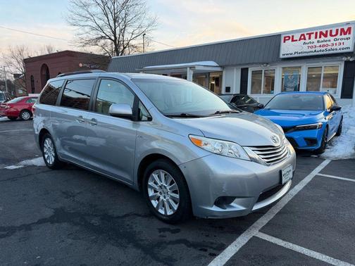 2016 Toyota Sienna LE