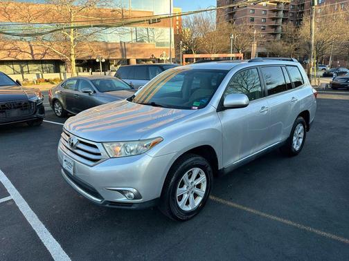 2013 Toyota Highlander SE