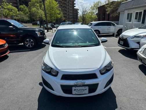Summit White 2013 Chevrolet Sonic LT