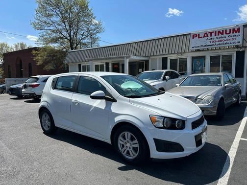 Summit White 2013 Chevrolet Sonic LT