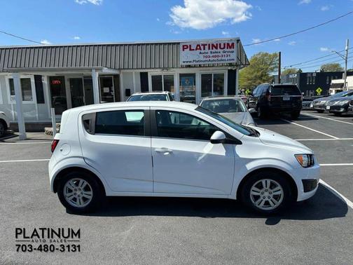 Summit White 2013 Chevrolet Sonic LT
