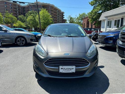 Magnetic 2015 Ford Fiesta SE