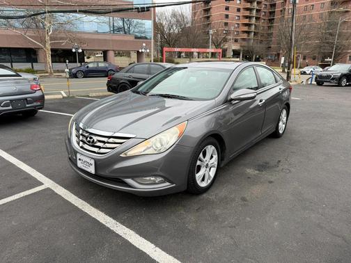 2011 Hyundai SONATA Limited
