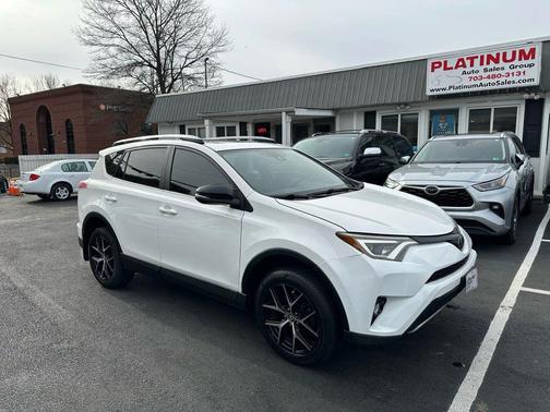 2018 Toyota RAV4 SE