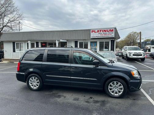 2014 Chrysler Town & Country Touring