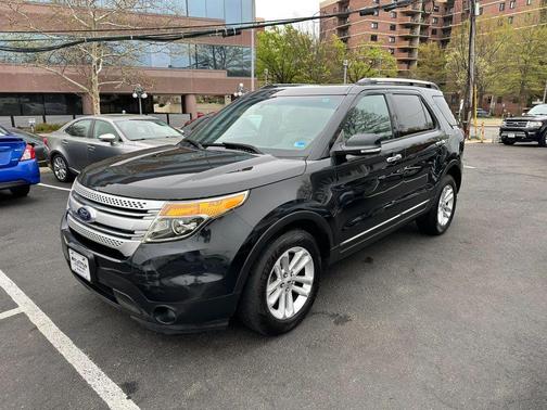 Tuxedo Black Metallic 2014 Ford Explorer XLT
