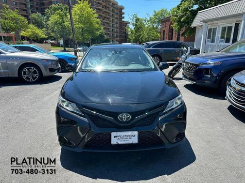 Midnight Black Metallic 2020 Toyota Camry SE