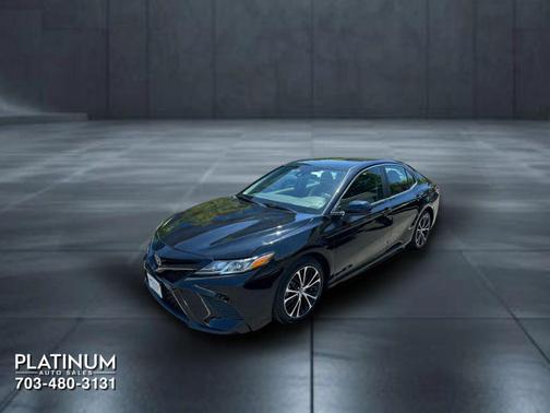 Midnight Black Metallic 2020 Toyota Camry SE