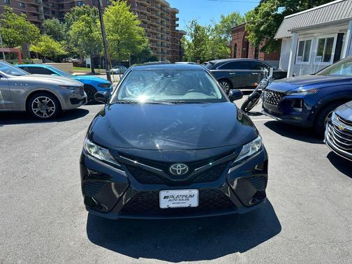 Midnight Black Metallic 2020 Toyota Camry SE