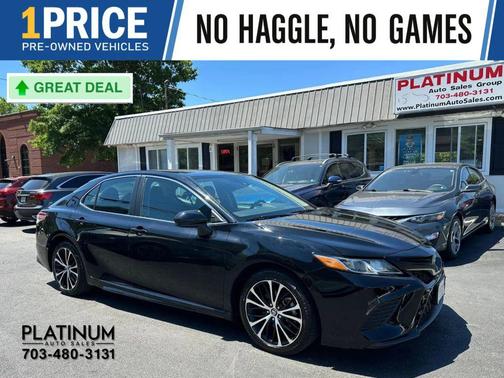 Midnight Black Metallic 2020 Toyota Camry SE