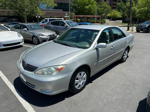 Lunar Mist Metallic 2004 Toyota Camry LE