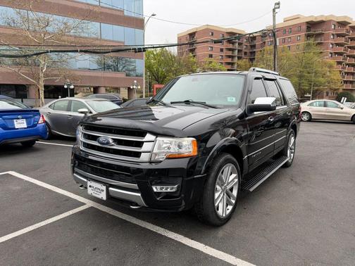 Black 2017 Ford Expedition Platinum
