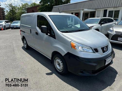 2015 Nissan NV200 S Van 4D