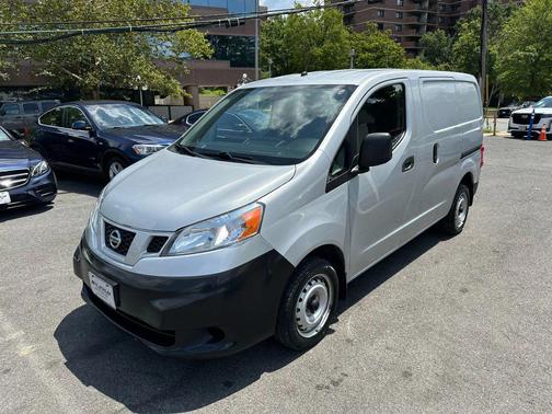 2015 Nissan NV200 S Van 4D