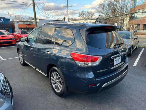 2015 Nissan Pathfinder SV