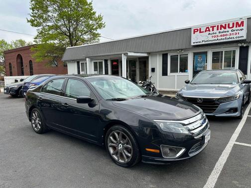 Tuxedo Black Metallic 2011 Ford Fusion SE