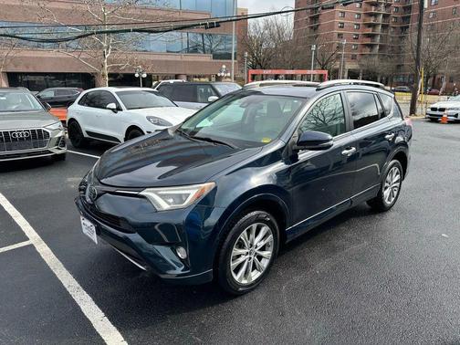 2017 Toyota RAV4 Platinum