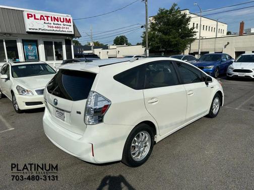 2014 Toyota Prius v Two