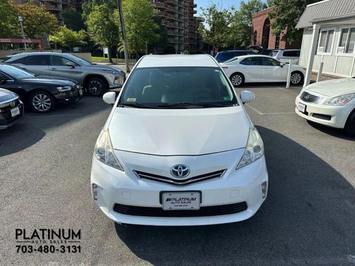 2014 Toyota Prius v Two