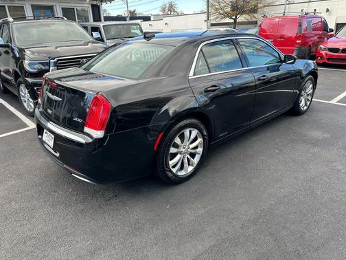 2015 Chrysler 300 Limited