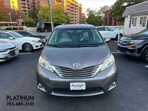 2013 Toyota Sienna XLE