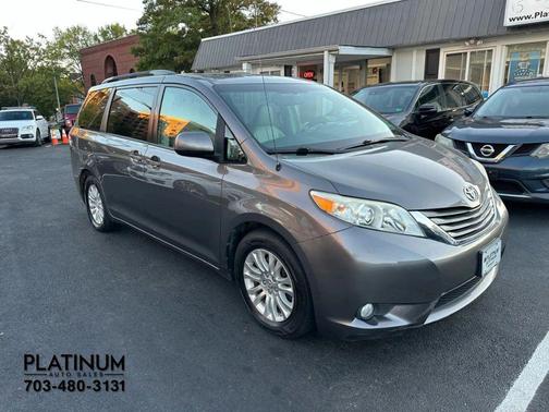 2013 Toyota Sienna XLE