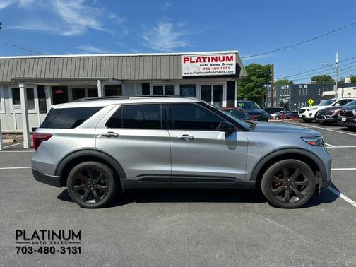 Iconic Silver Metallic 2021 Ford Explorer ST