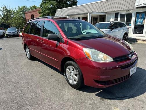 2004 Toyota Sienna CE