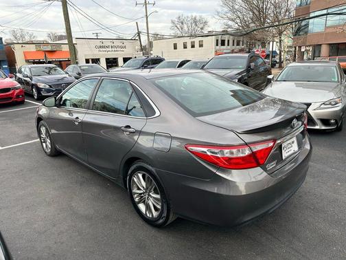 2017 Toyota Camry SE
