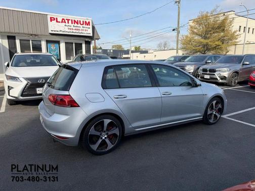 2017 Volkswagen Golf GTI 2.0T SE 4-Door