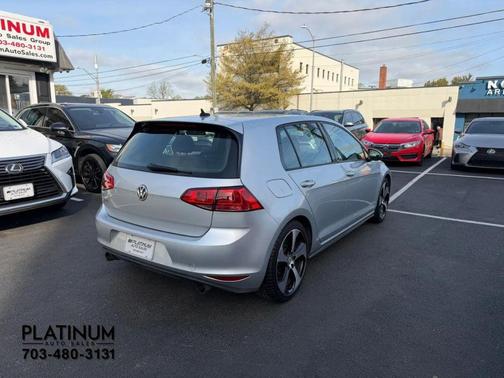 2017 Volkswagen Golf GTI 2.0T SE 4-Door