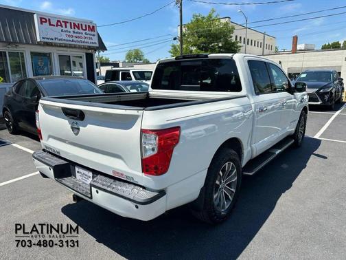 Pearl White 2017 Nissan Titan SL