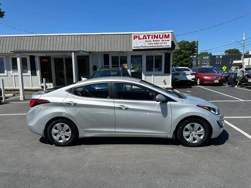 Shimmering Air Silver 2016 Hyundai ELANTRA SE