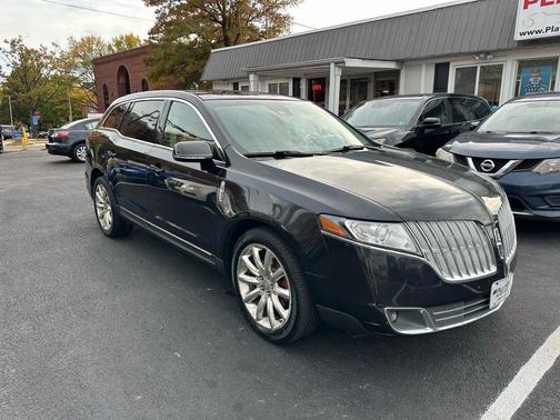 2010 Lincoln MKT Sport Utility 4D