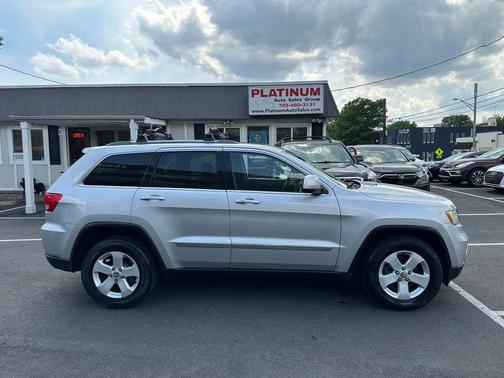 Bright Silver Metallic Clearcoat 2012 Jeep Grand Cherokee Laredo