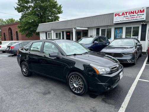 Ebony 2011 Ford Focus SES