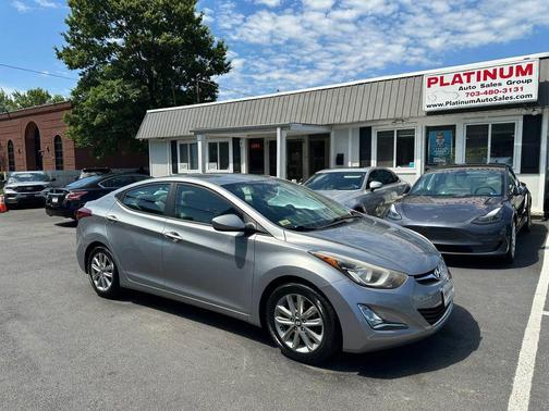 Titanium Gray Metallic 2015 Hyundai ELANTRA SE