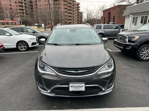 2018 Chrysler Pacifica Hybrid Limited