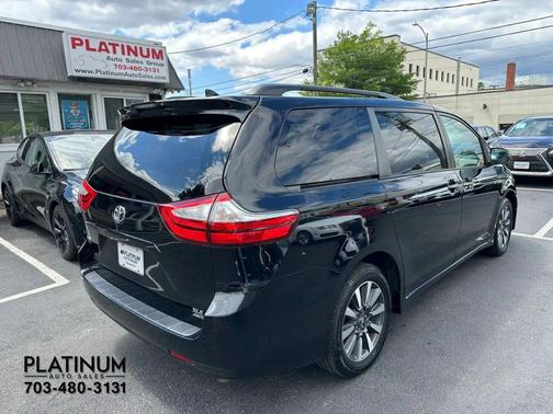 Midnight Black Metallic 2019 Toyota Sienna XLE
