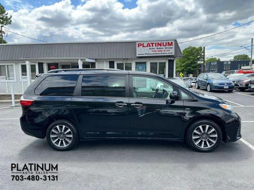 Midnight Black Metallic 2019 Toyota Sienna XLE