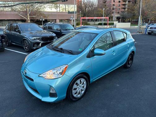 2013 Toyota Prius c Three