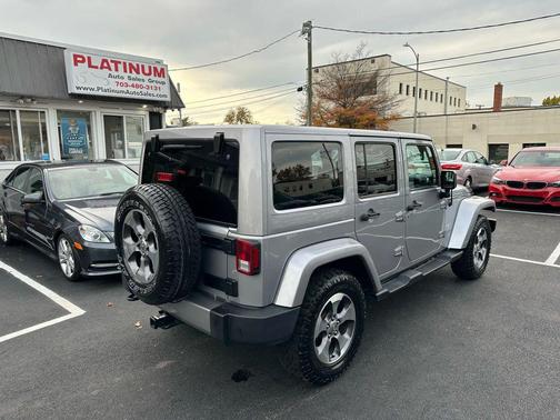 2016 Jeep Wrangler Unlimited Sahara