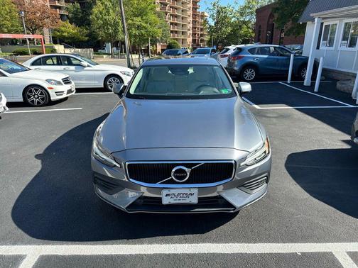 2020 Volvo S60 T5 Momentum