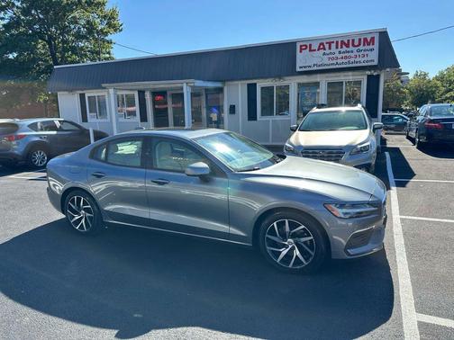 2020 Volvo S60 T5 Momentum