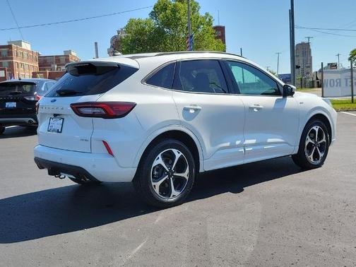 STAR WHITE METALLIC TRI-COA 2023 Ford Escape ST-LINE SELECT
