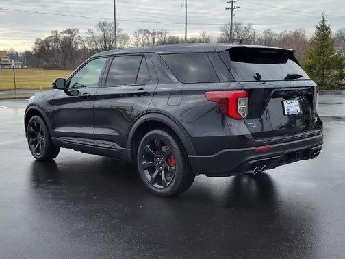 AGATE BLACK METALLIC 2022 Ford Explorer ST