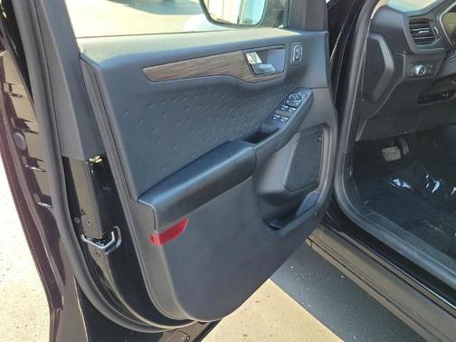 AGATE BLACK METALLIC 2020 Ford Escape TITANIUM