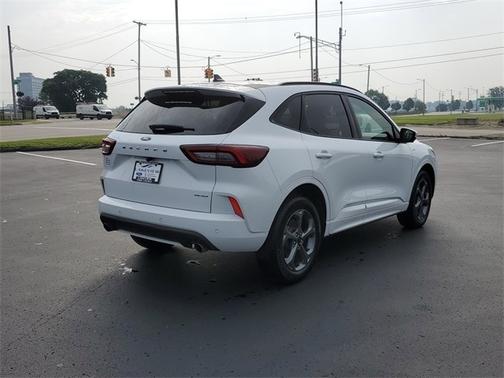 2023 Ford Escape ST-LINE SELECT