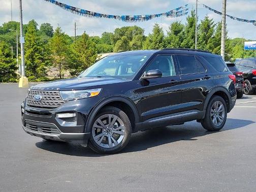 AGATE BLACK METALLIC 2024 Ford Explorer XLT